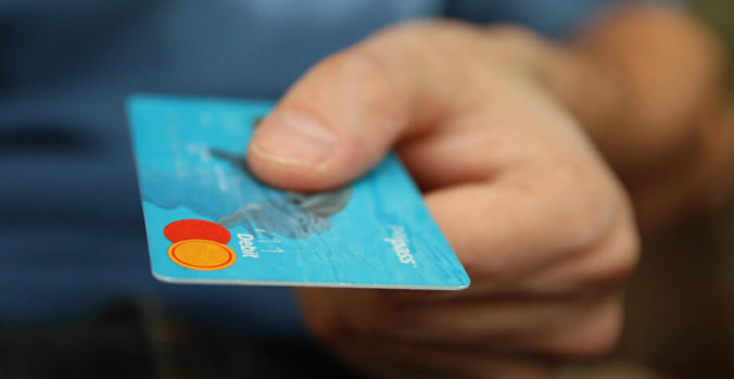 blue-credit-card-make-payments